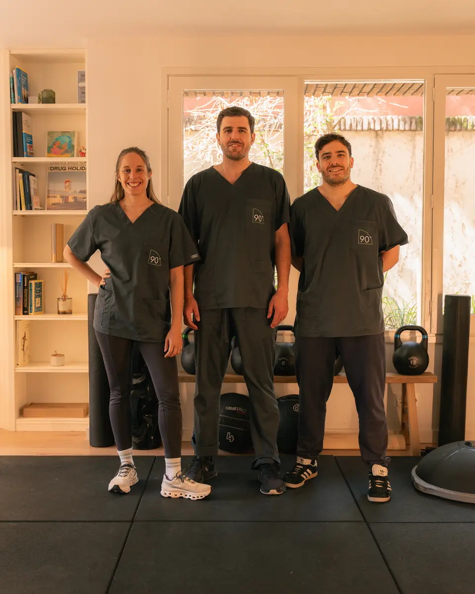Equipo de fisioterapeutas de 90 Degrees en el estudio